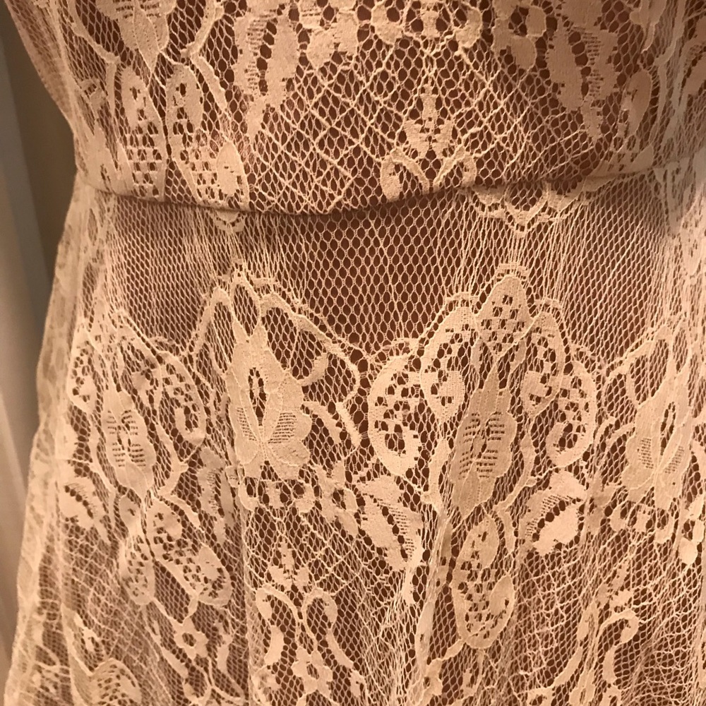 Dress - Picture 3 of 4